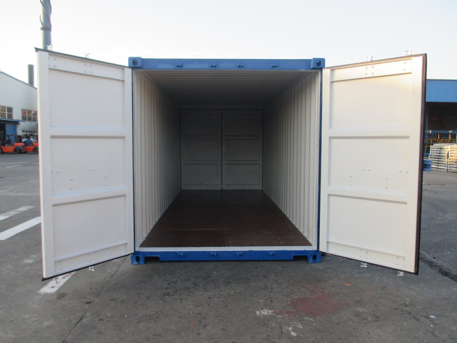 20' New Double Door Container inside